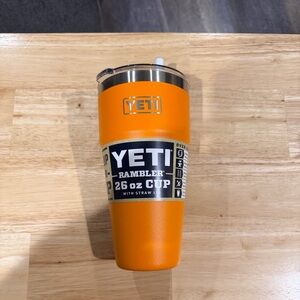 NWT YETI Vibrant King Crab Orange Tumbler with Straw Lid
